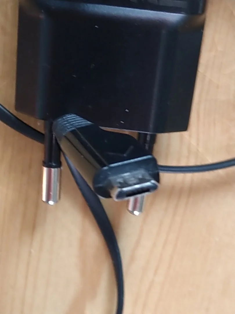 Зарядка с Micro USB тип B - миниатюра 2