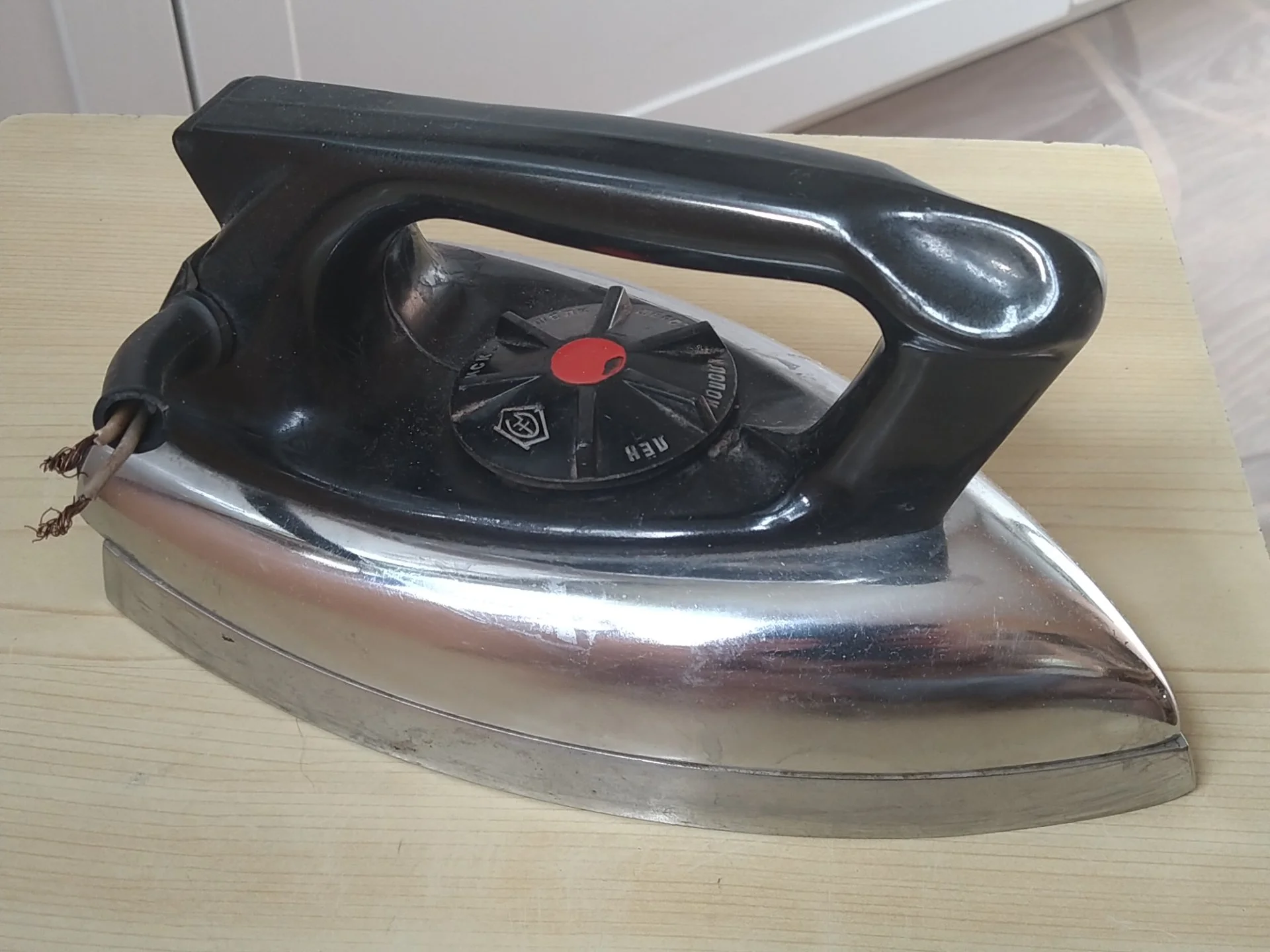 Утюг СССР 1970г - изображение 1