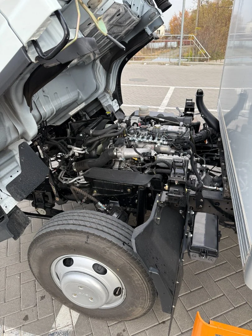 Isuzu Elf 2024г. Изотермический фургон - миниатюра 19