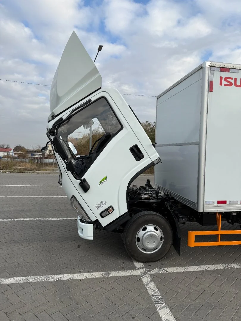 Isuzu Elf 2024г. Изотермический фургон - миниатюра 21