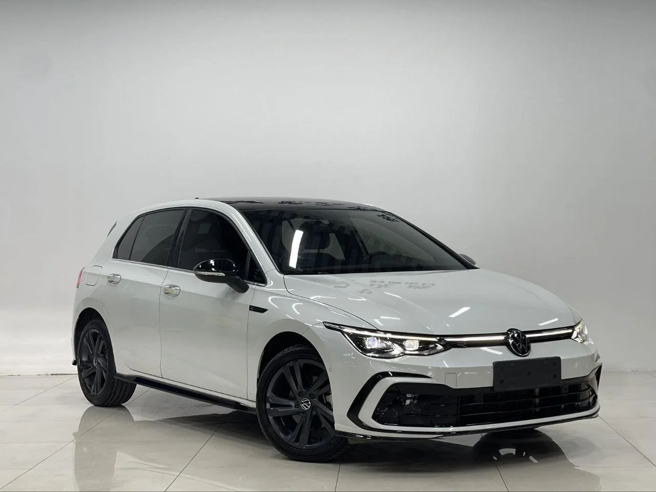 🔥 🔥 Горячее предложение из Китая.‼️‼️  🔥 Volkswagen Golf 8 R-Line 1.4TSI 280TSI 2023 года выпуска - миниатюра 2