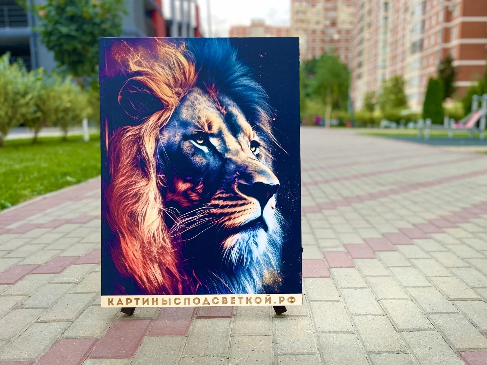 Картина с подсветкой "Лев" 65x50 см - изображение 1