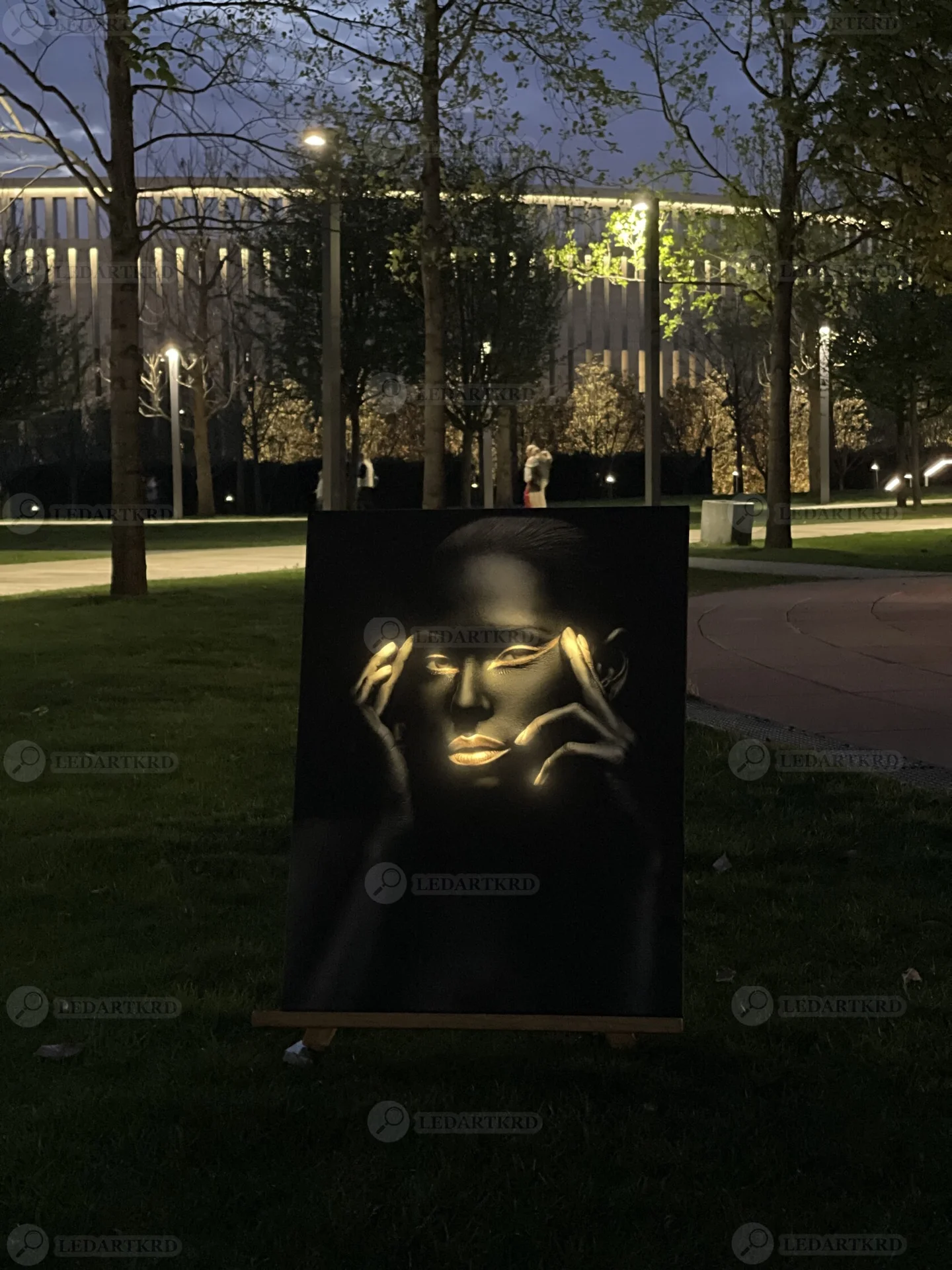 Картина с подсветкой "Аура загадки" 75x57 см - миниатюра 2