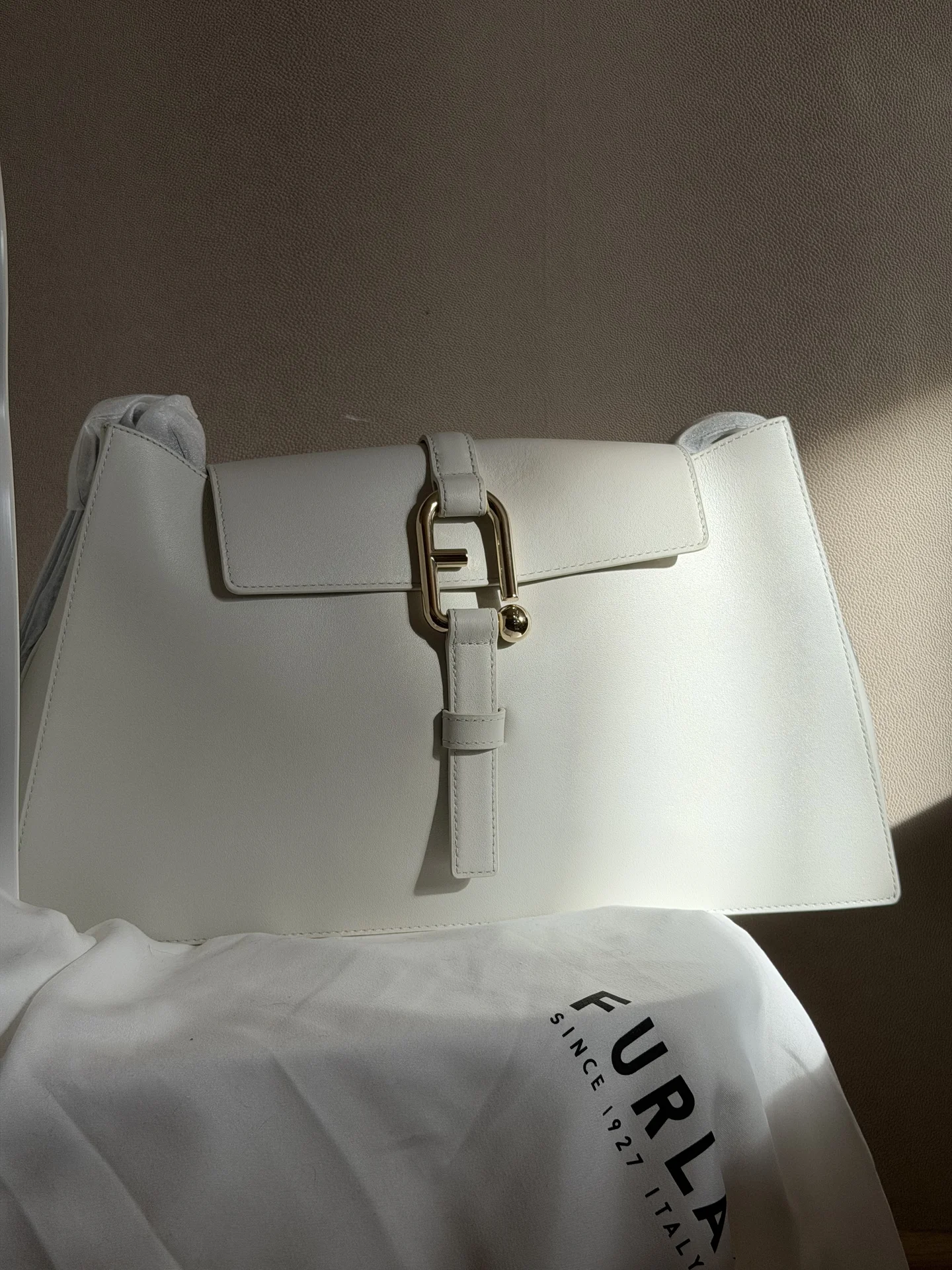 Сумка Furla белая - изображение 1