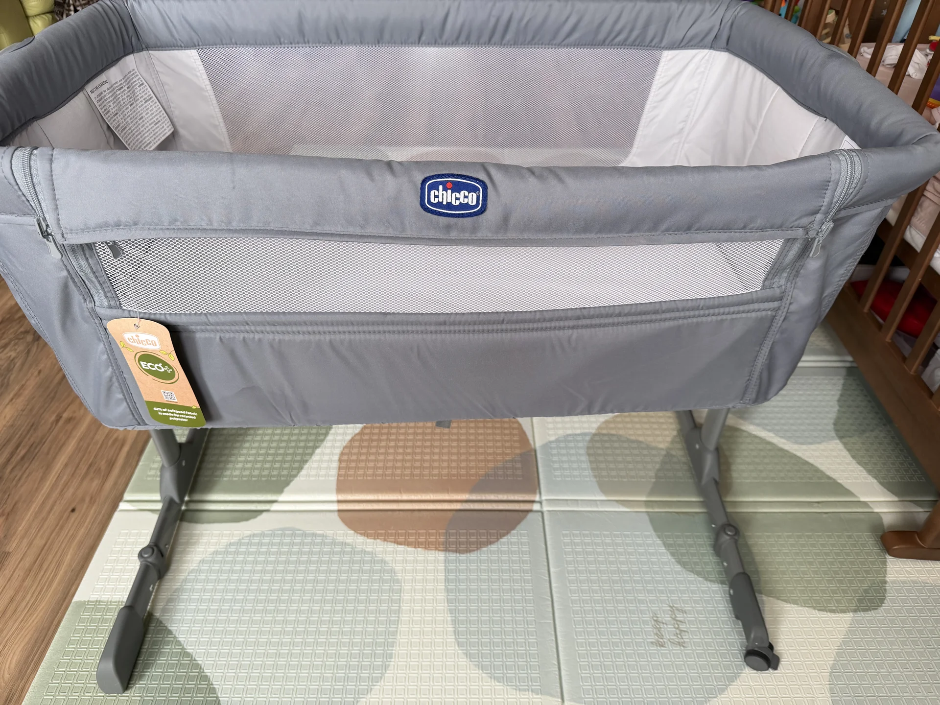 Кроватка Chicco Next2Me Essential приставная серая - миниатюра 4