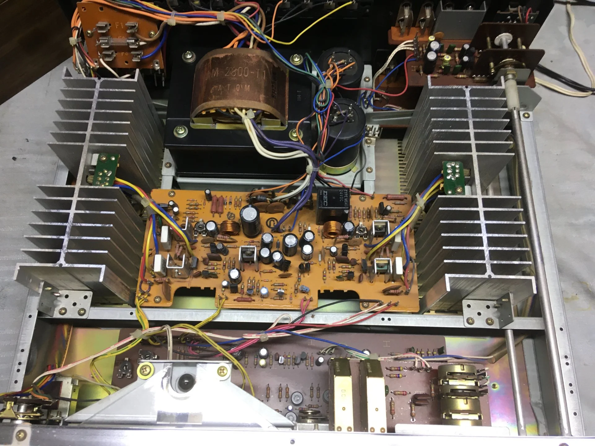 AKAI AM 2800 интегральный усилитель. - миниатюра 3
