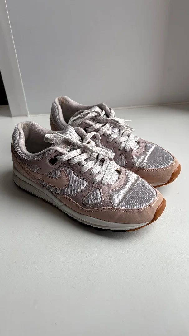 Кроссовки Nike 39 размер - миниатюра 3