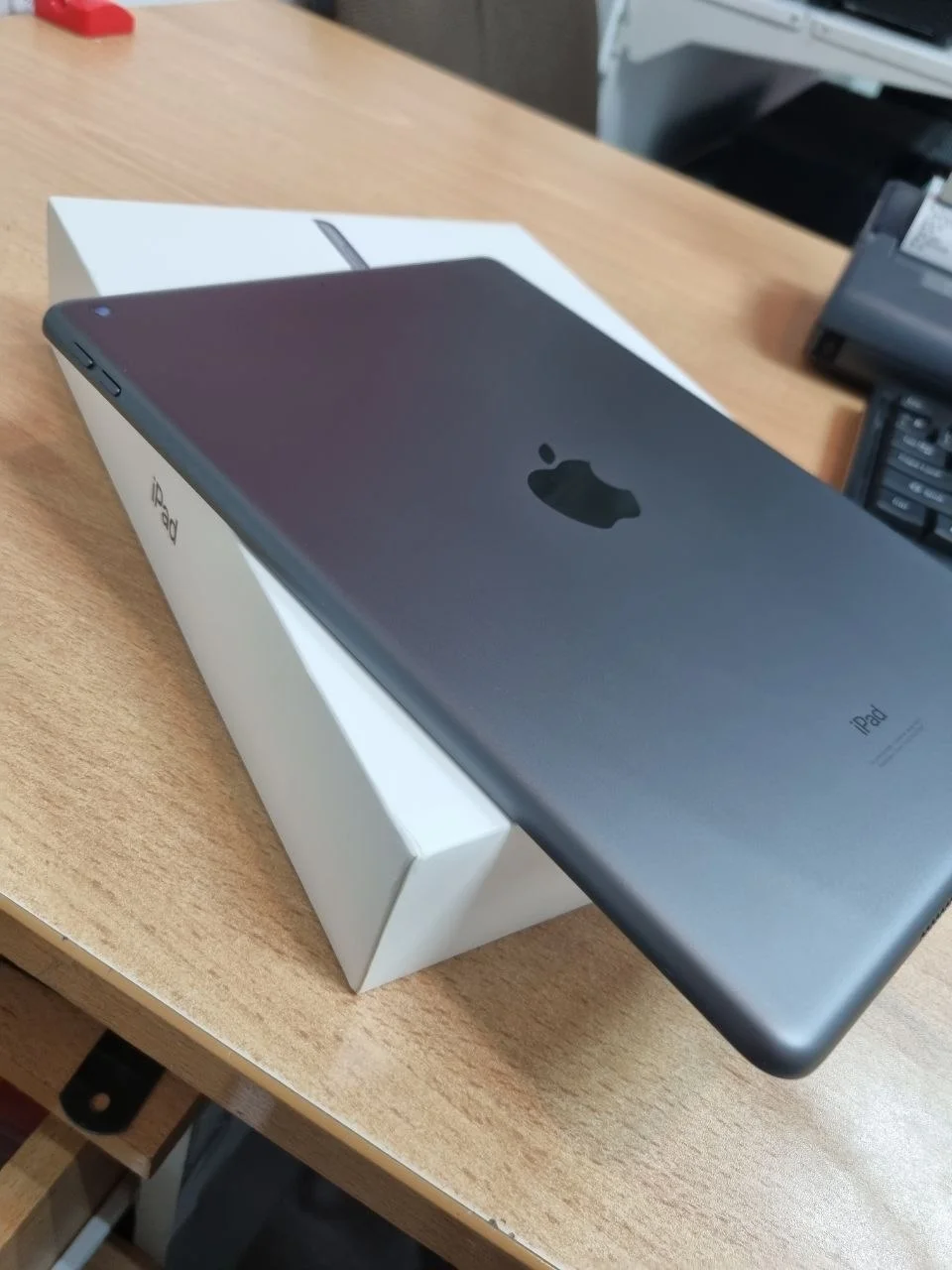 Планшет Apple iPad (9th Gen) Wi-Fi 64 ГБ - миниатюра 3