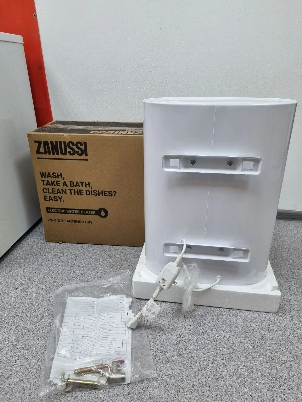 Водонагреватель электрический Zanussi ZWH/S 30 Artendo DRY - миниатюра 2