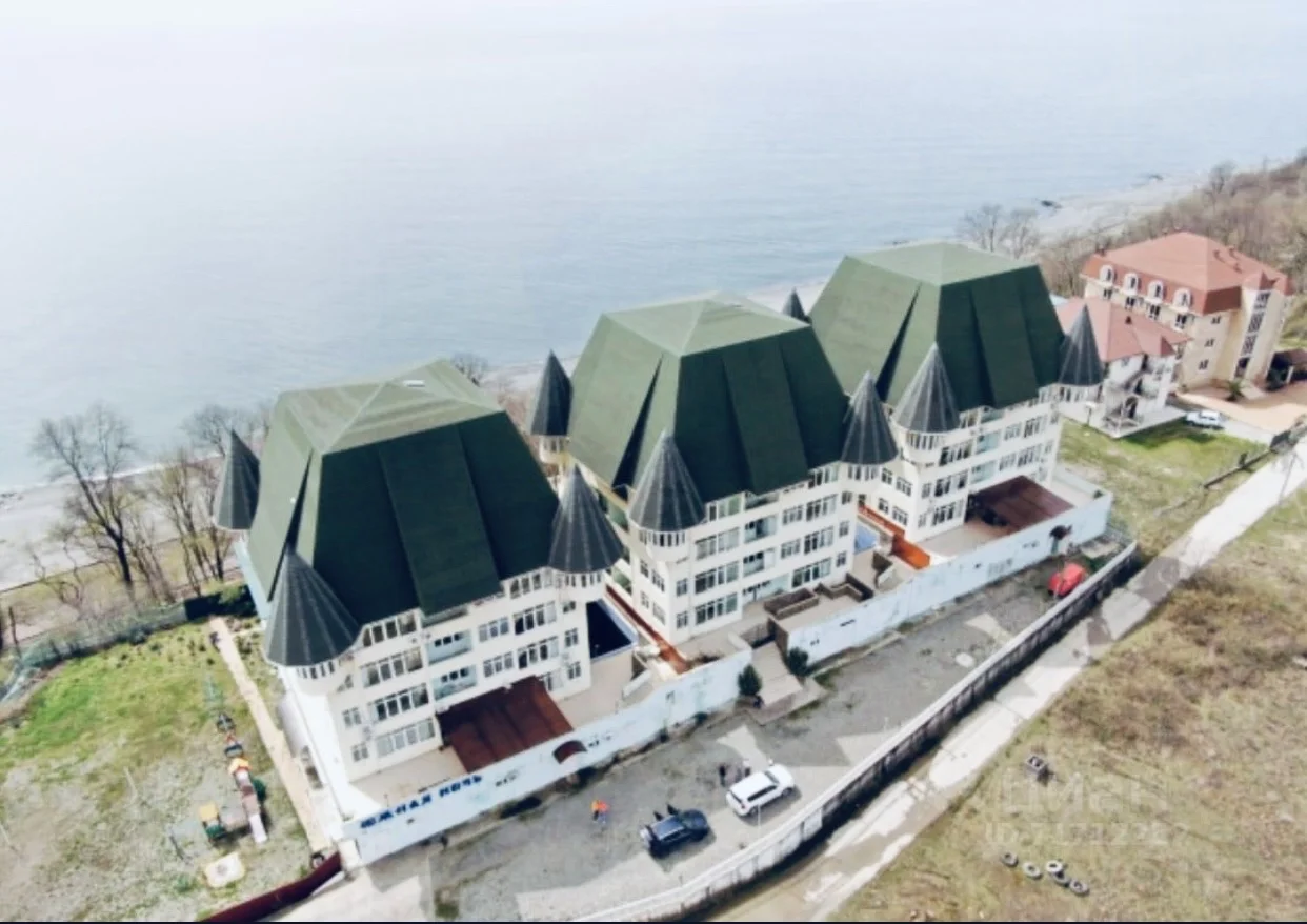 Студия с видом на море - миниатюра 14