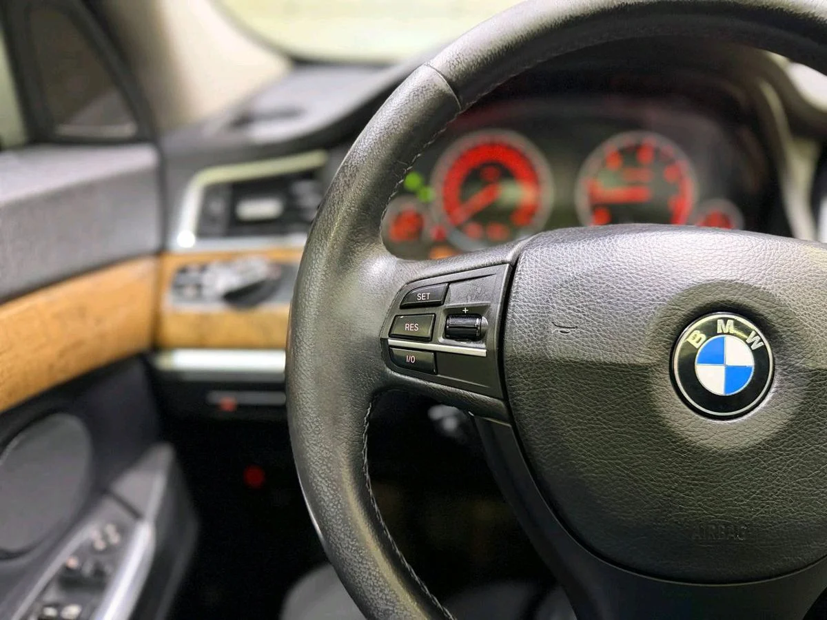 BMW 5 серии VI (F10/F11/F07), 2009 - миниатюра 24