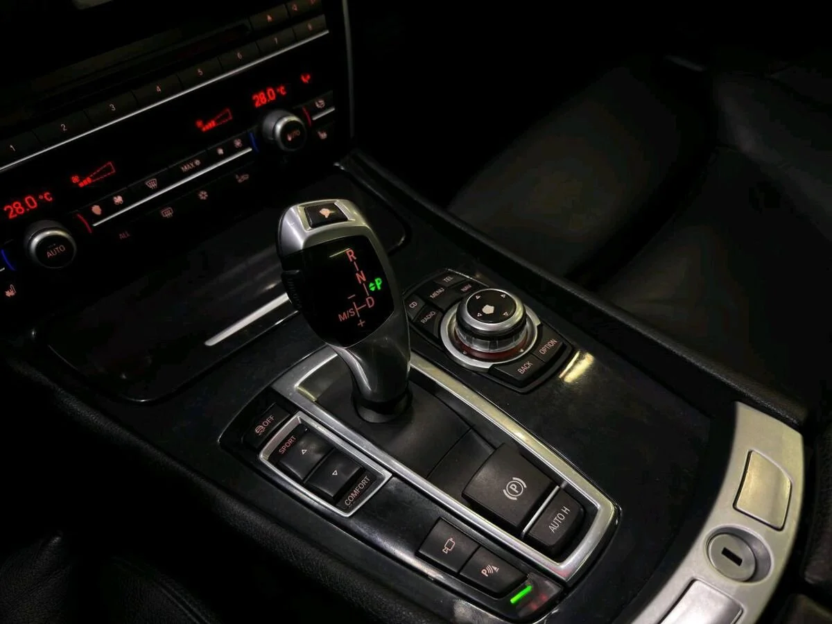 BMW 5 серии VI (F10/F11/F07), 2009 - миниатюра 30