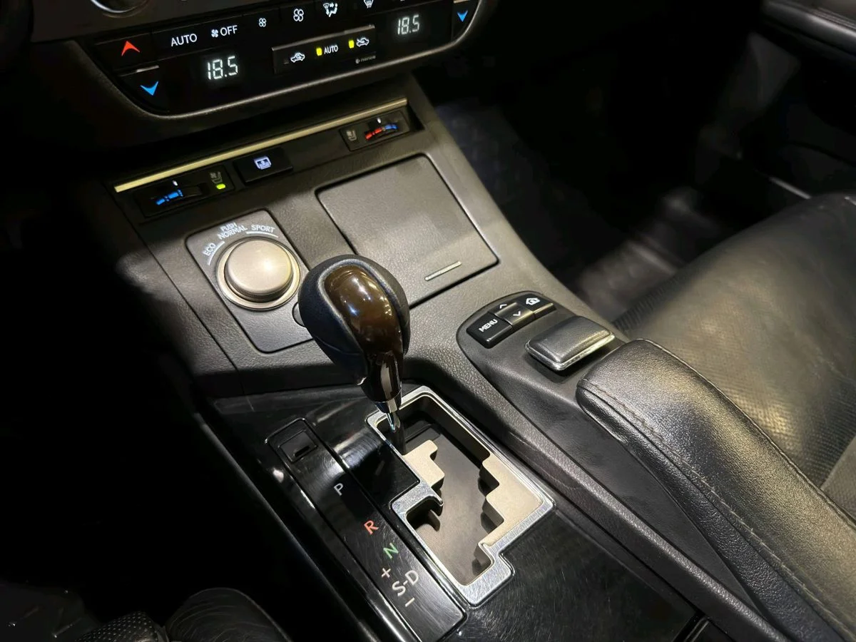 Lexus ES VI, 2012 - миниатюра 30