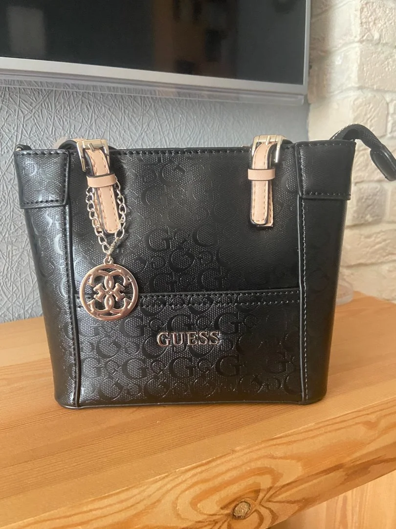 Сумка женская Guess мини черная новая с бирками - миниатюра 2