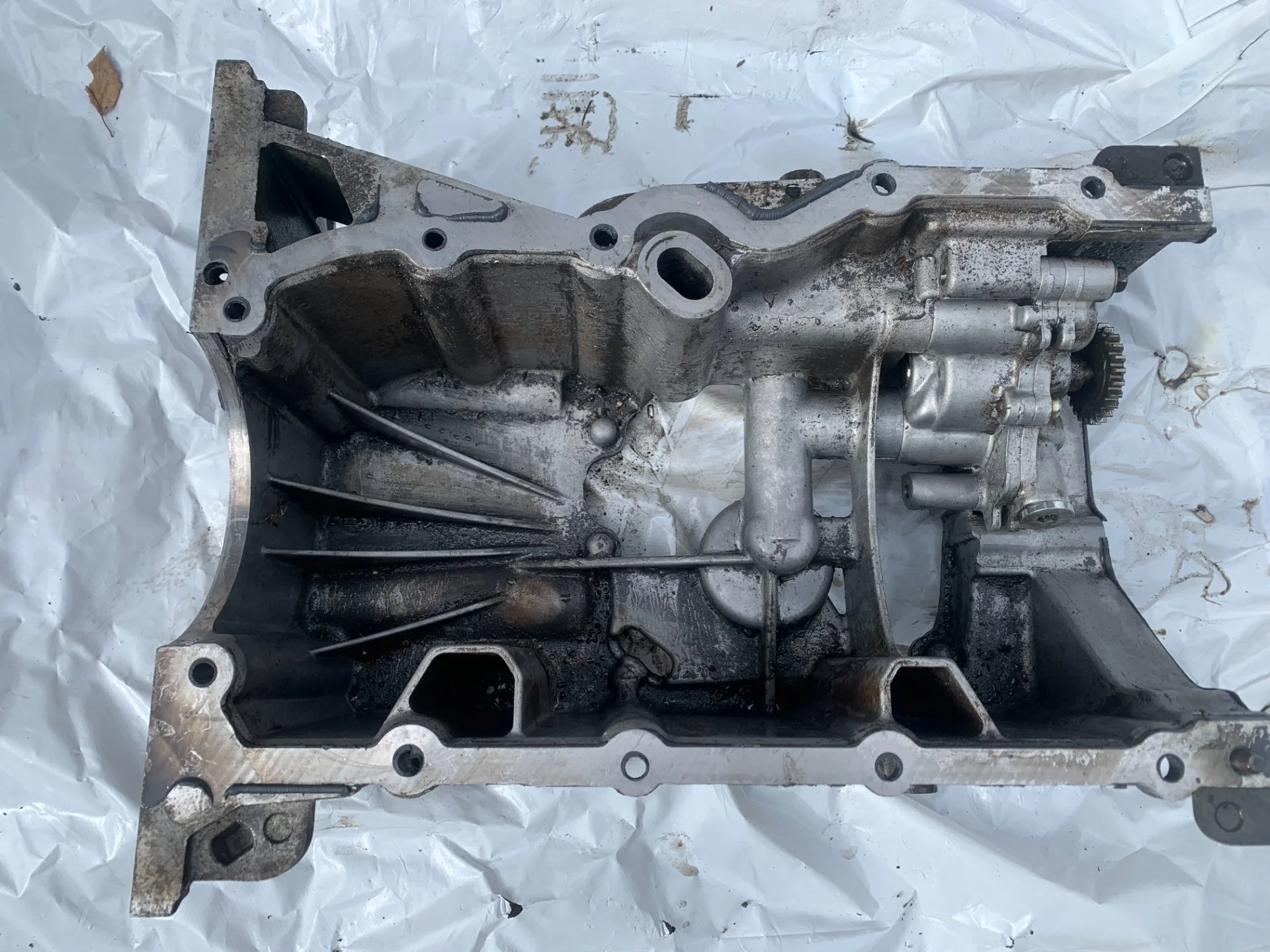 Поддон двигателя Renault Duster 111107817R - миниатюра 2