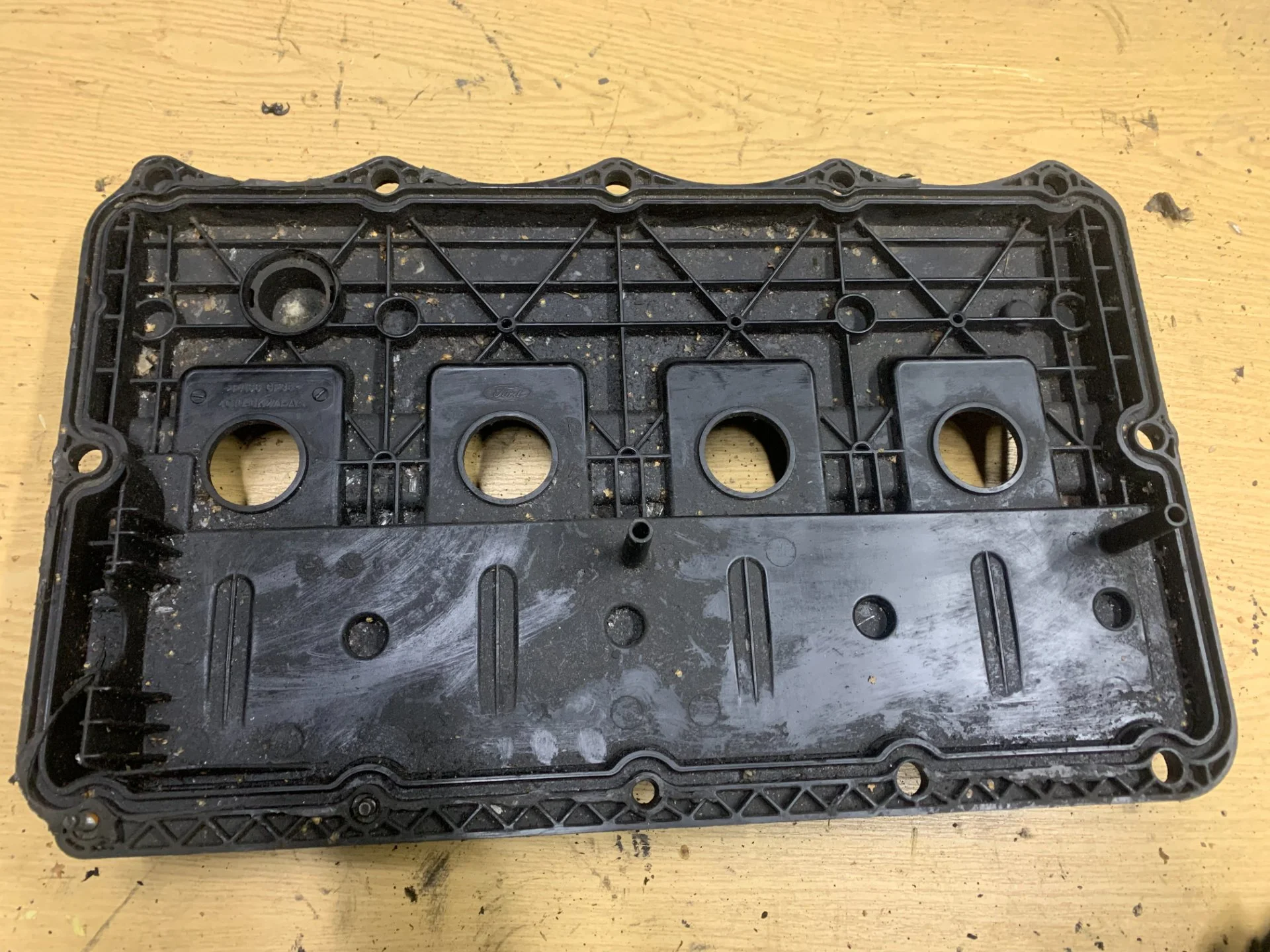 Клапанная крышка Ford Transit 00-06г. 2.4 - миниатюра 2