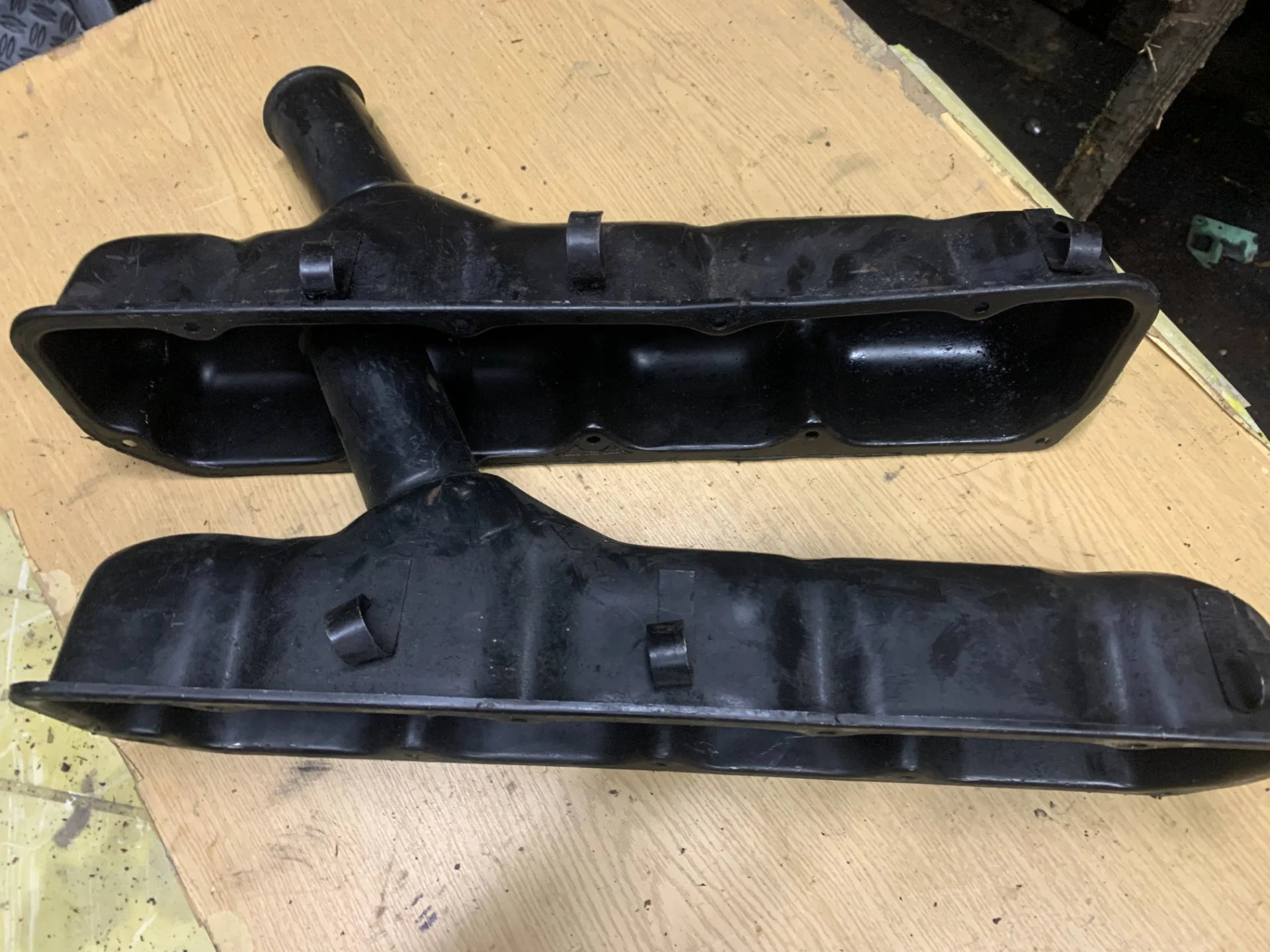 Клапанная крышка Ford Transit 2.5 974F6582AB - миниатюра 2
