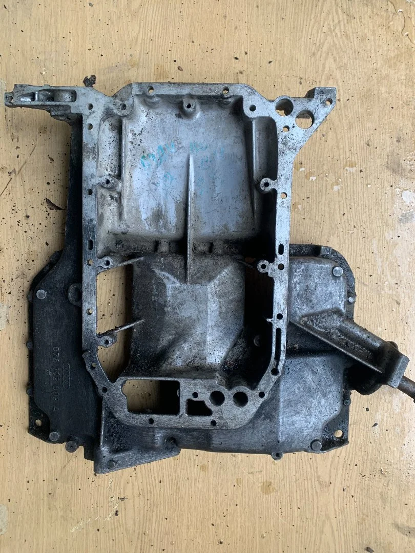 Поддон двигателя Audi 100 C4 078103603A - изображение 1