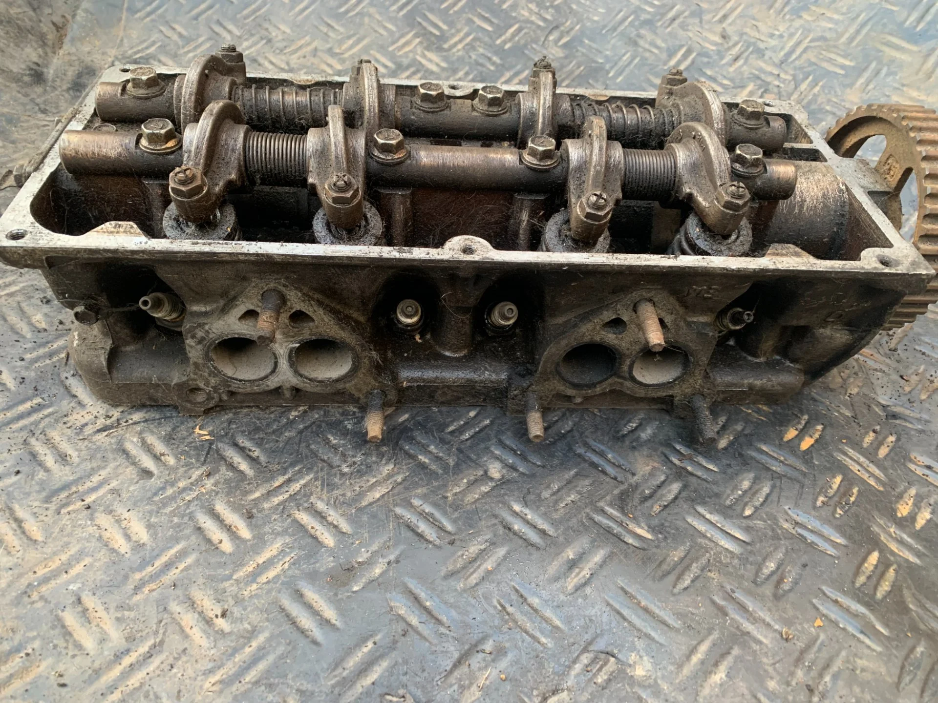 Головка блока Mitsubishi Colt 91 год - миниатюра 4