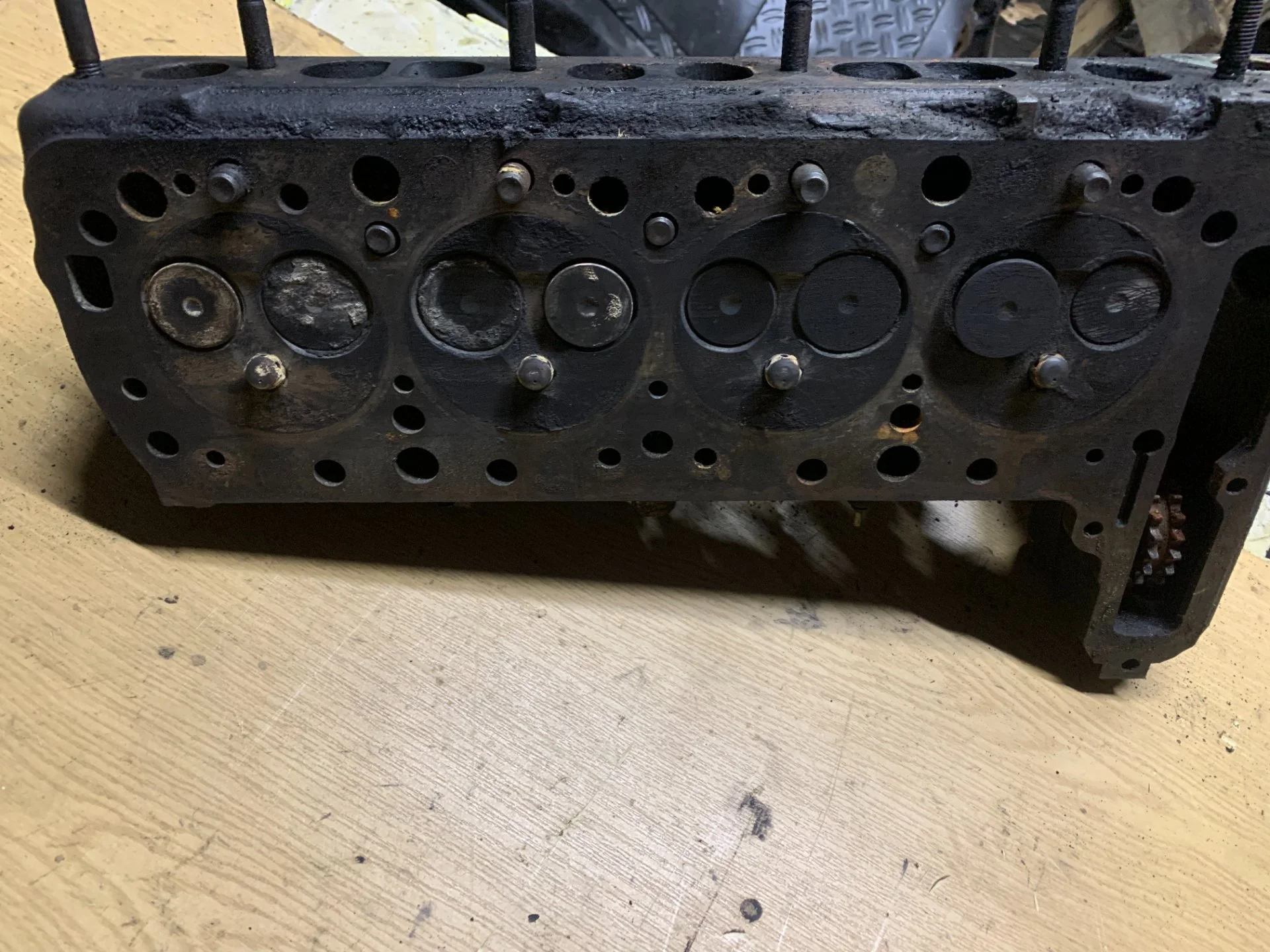 Головка блока Mercedes MB100 616 - миниатюра 4