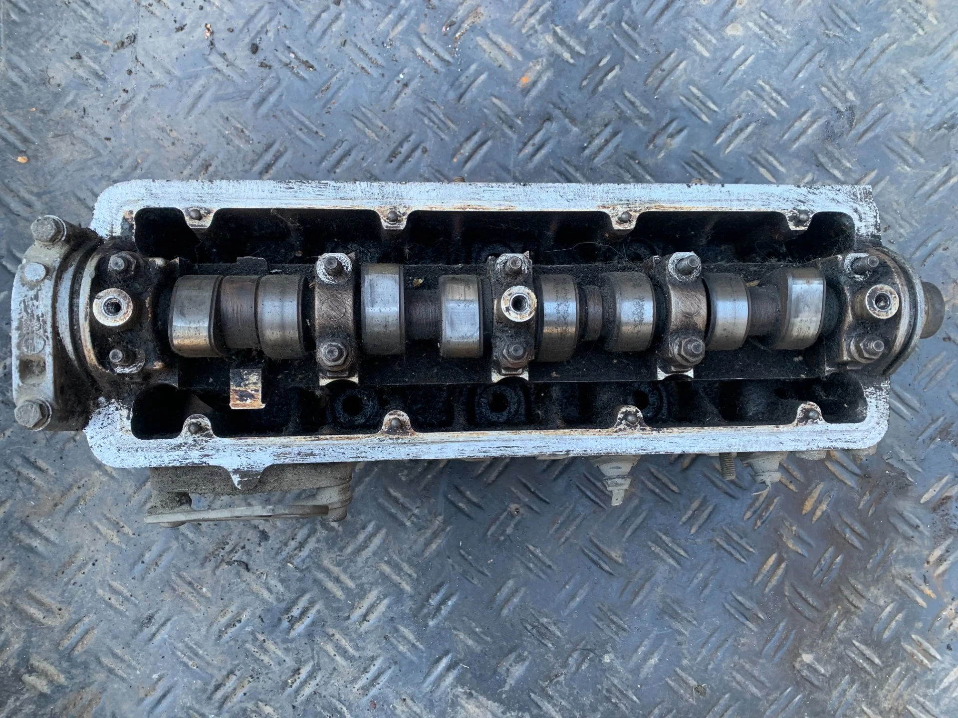Головка блока VW Golf 2 1.3 030103373B - изображение 1