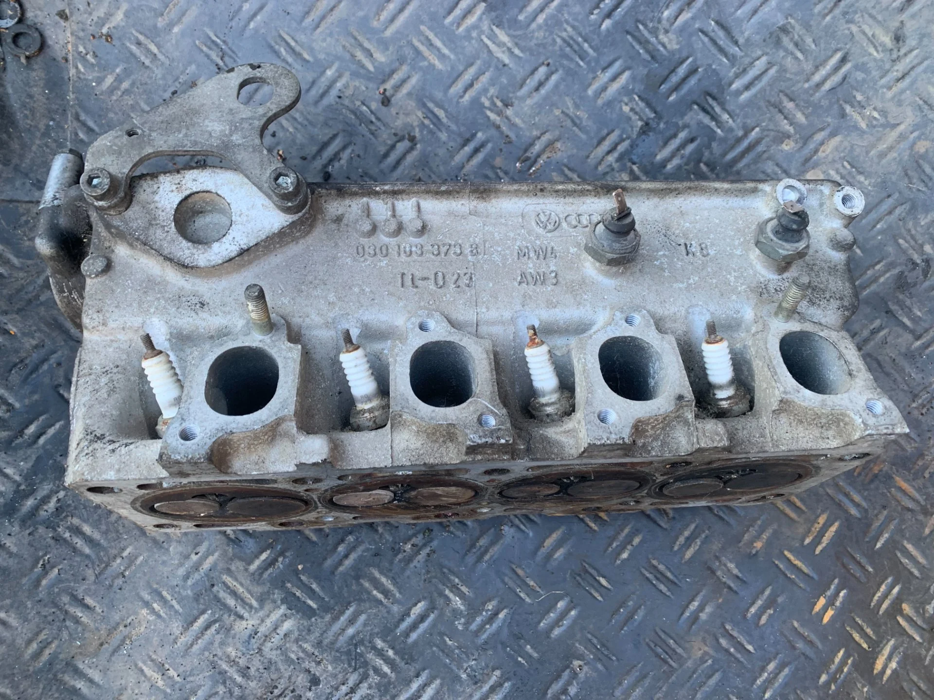 Головка блока VW Golf 2 1.3 030103373B - миниатюра 2