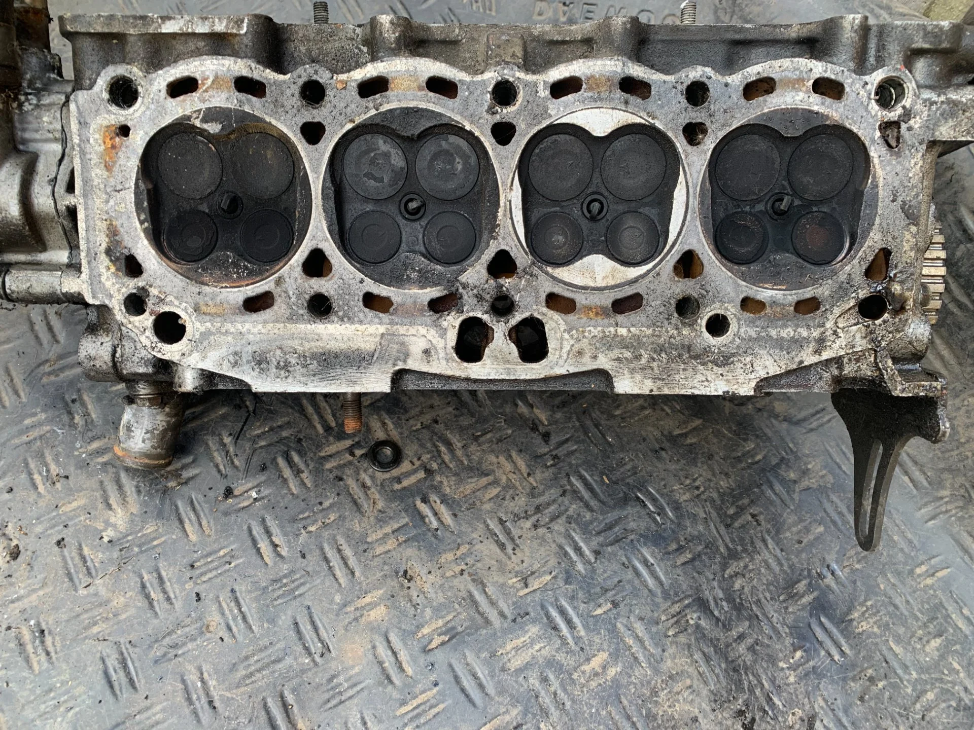 Головка блока Toyota Corolla 90 год 1.6 - миниатюра 4