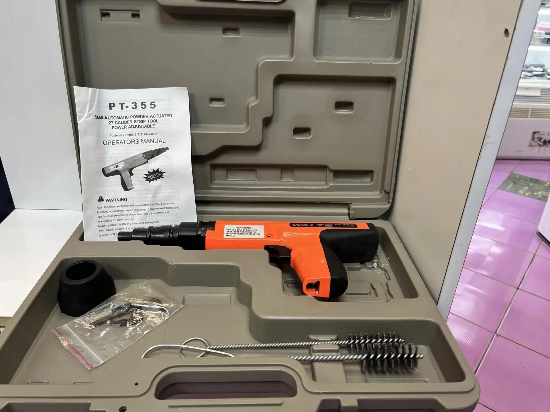 Монтажный пороховой полуавтоматический пистолет Fixpistols Walte PT355 - изображение 1
