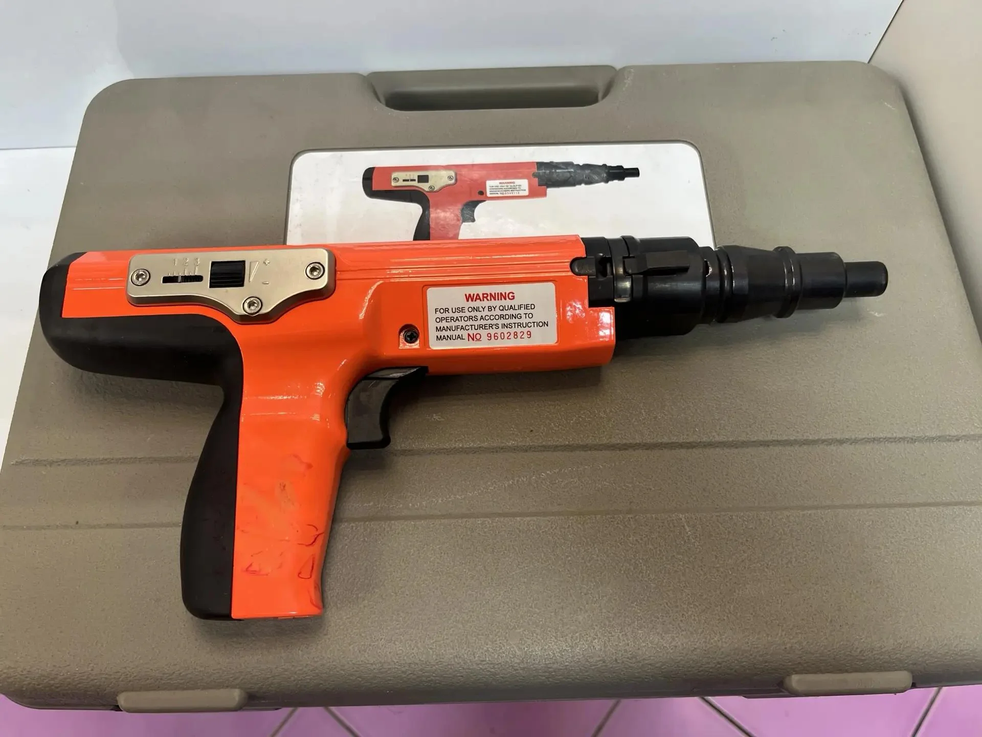Монтажный пороховой полуавтоматический пистолет Fixpistols Walte PT355 - миниатюра 2