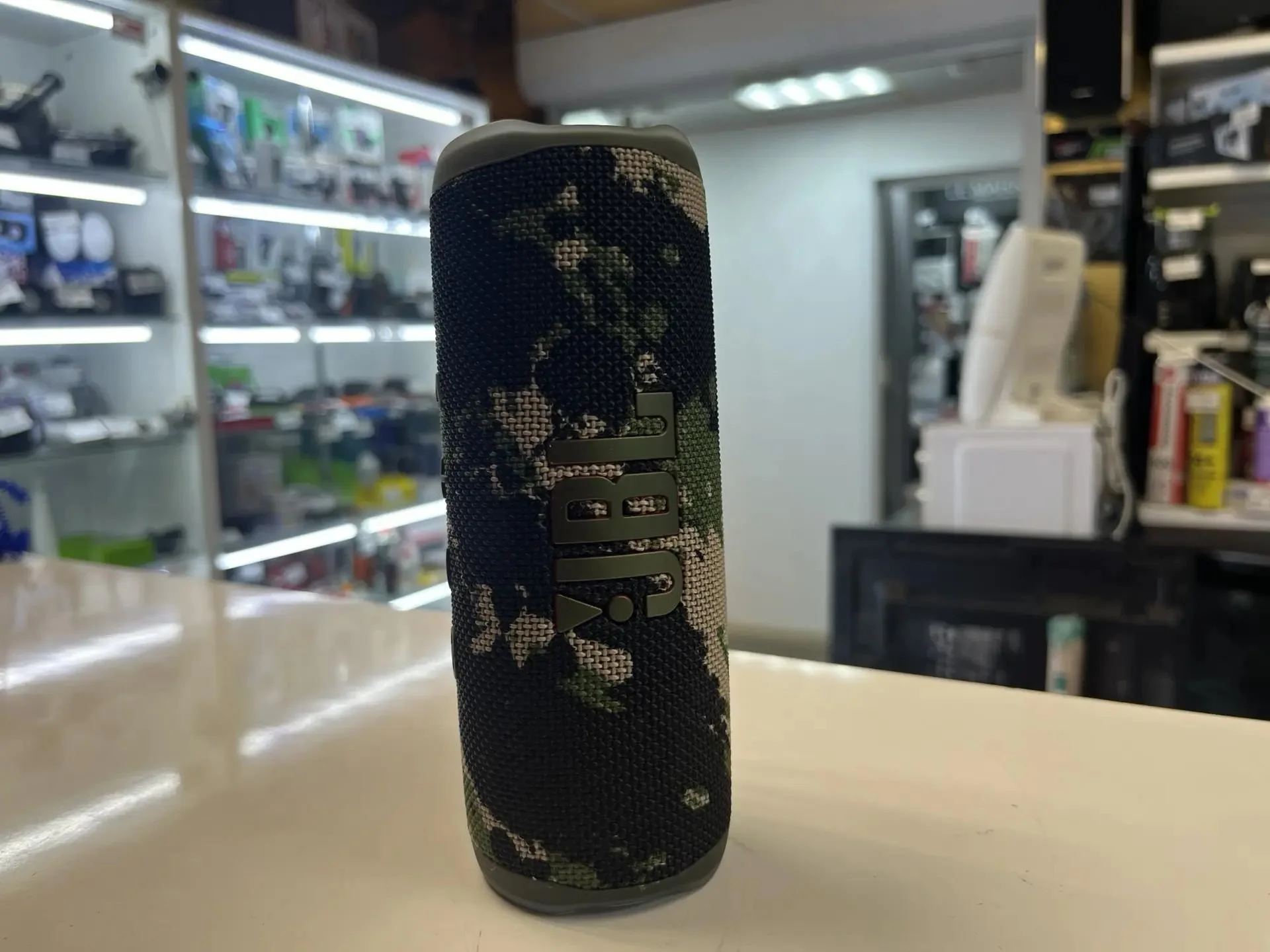 Портативная колонка JBL Flip 6 - изображение 1