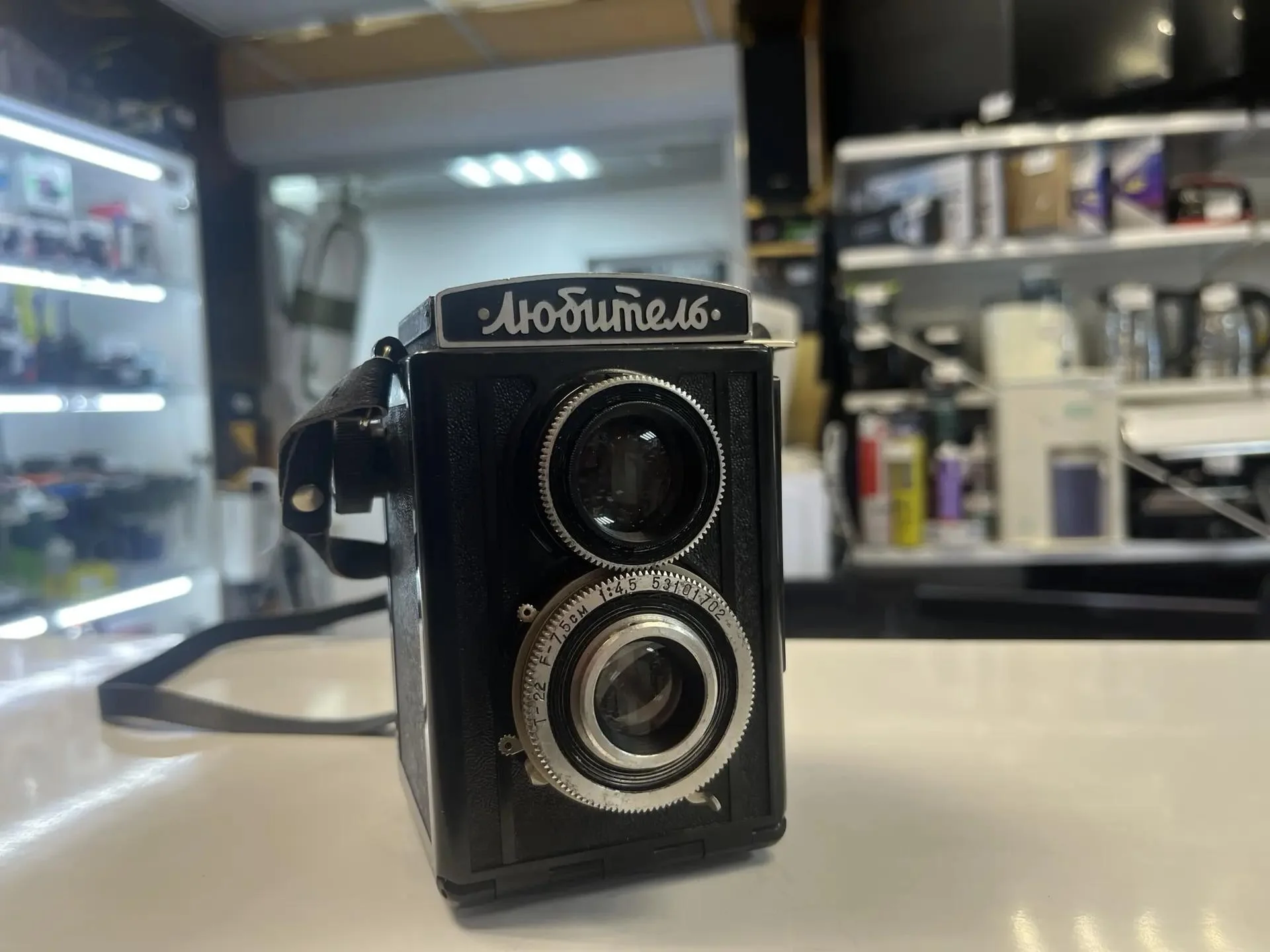 Пленочный фотоаппарат Любитель СССР - изображение 1