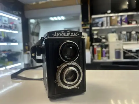 Пленочный фотоаппарат Любитель СССР
