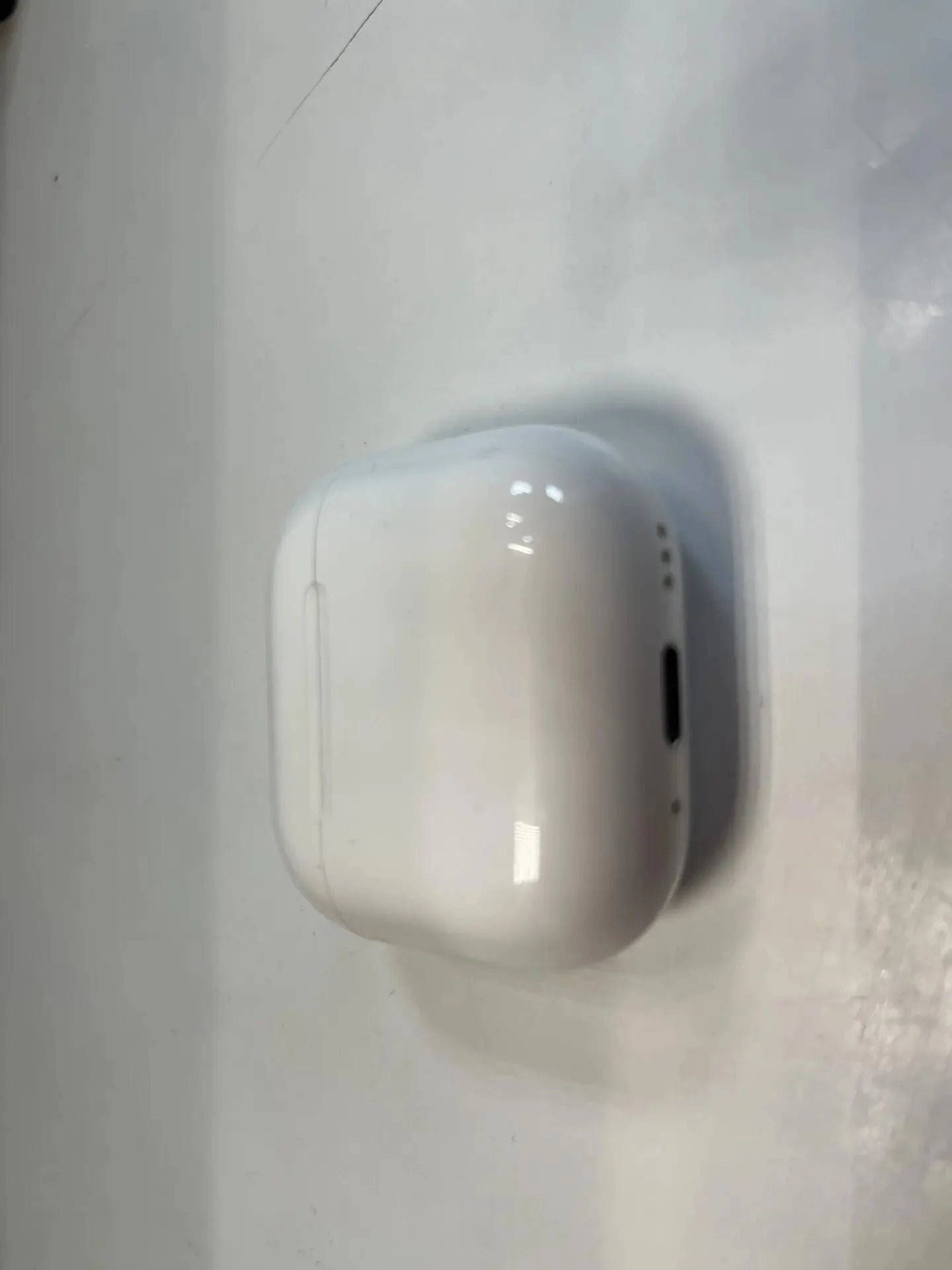 Наушники TWS Apple AirPods 4 ANC белый 2024 - миниатюра 3