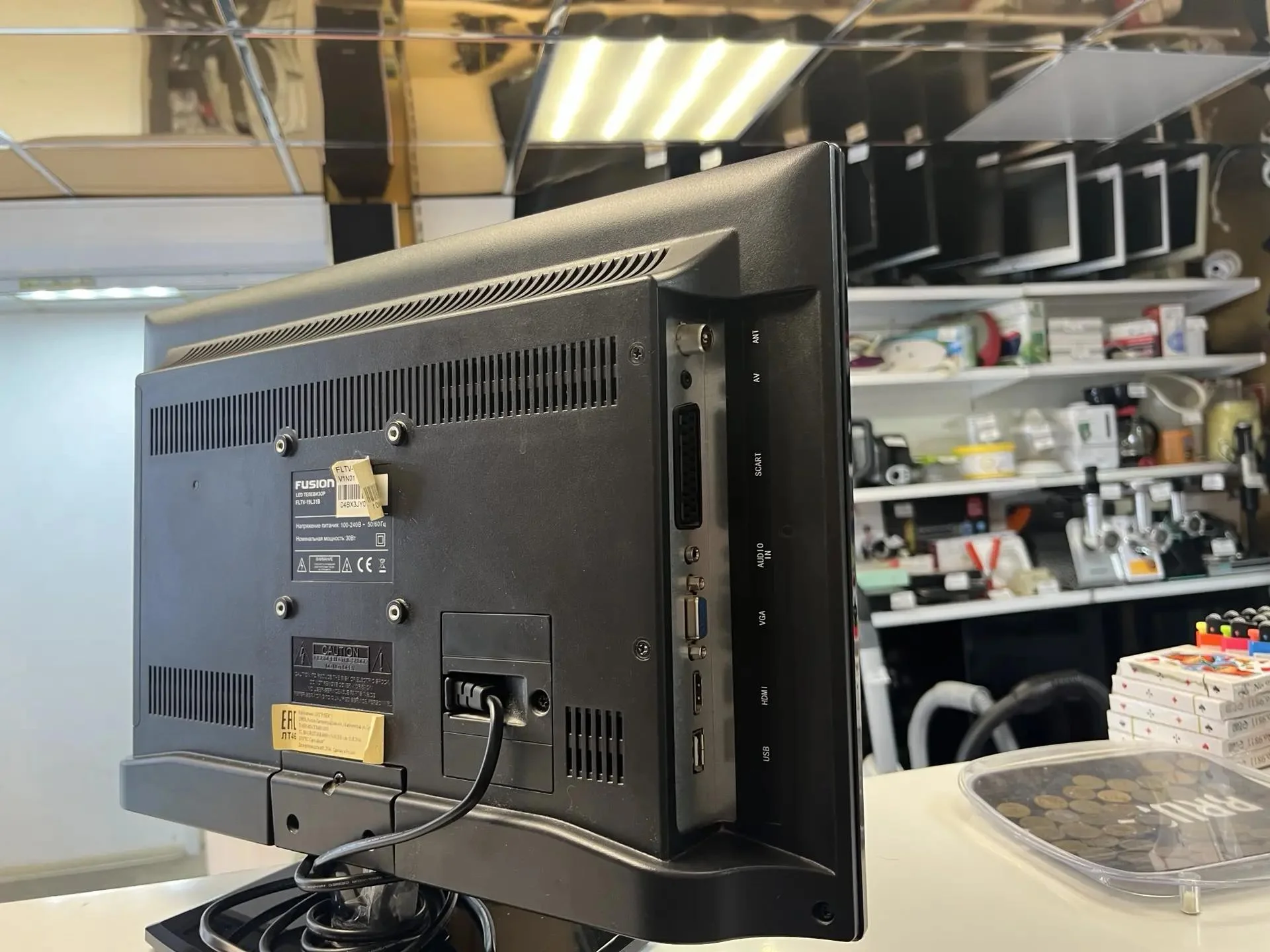 Телевизор Fusion FLTV-19L31B - миниатюра 2