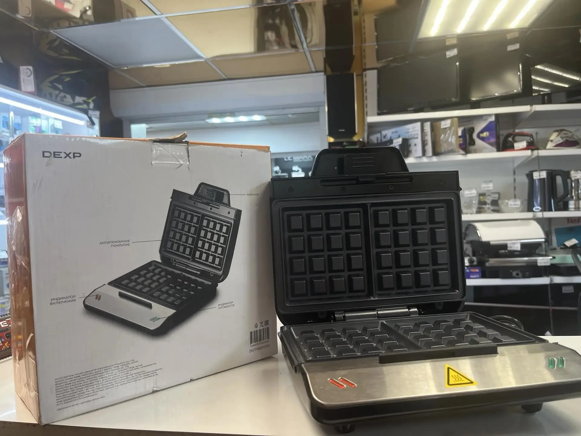 Вафельница Dexp WM-S750 - миниатюра 2