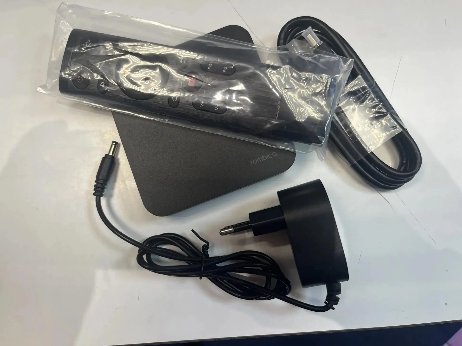 Smart-TV приставка Rombica TVbox Show Black - миниатюра 3
