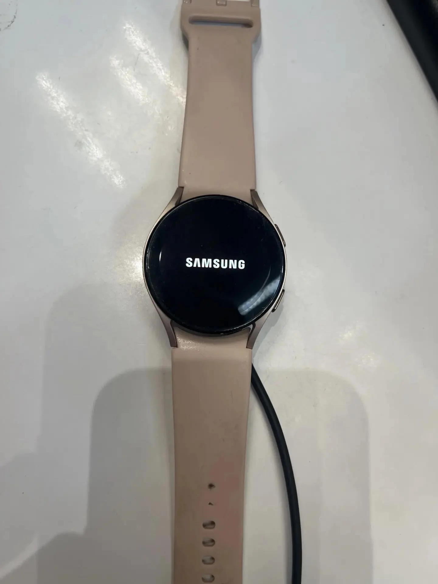 Смарт-часы Samsung Galaxy Watch4 40 mm - изображение 1