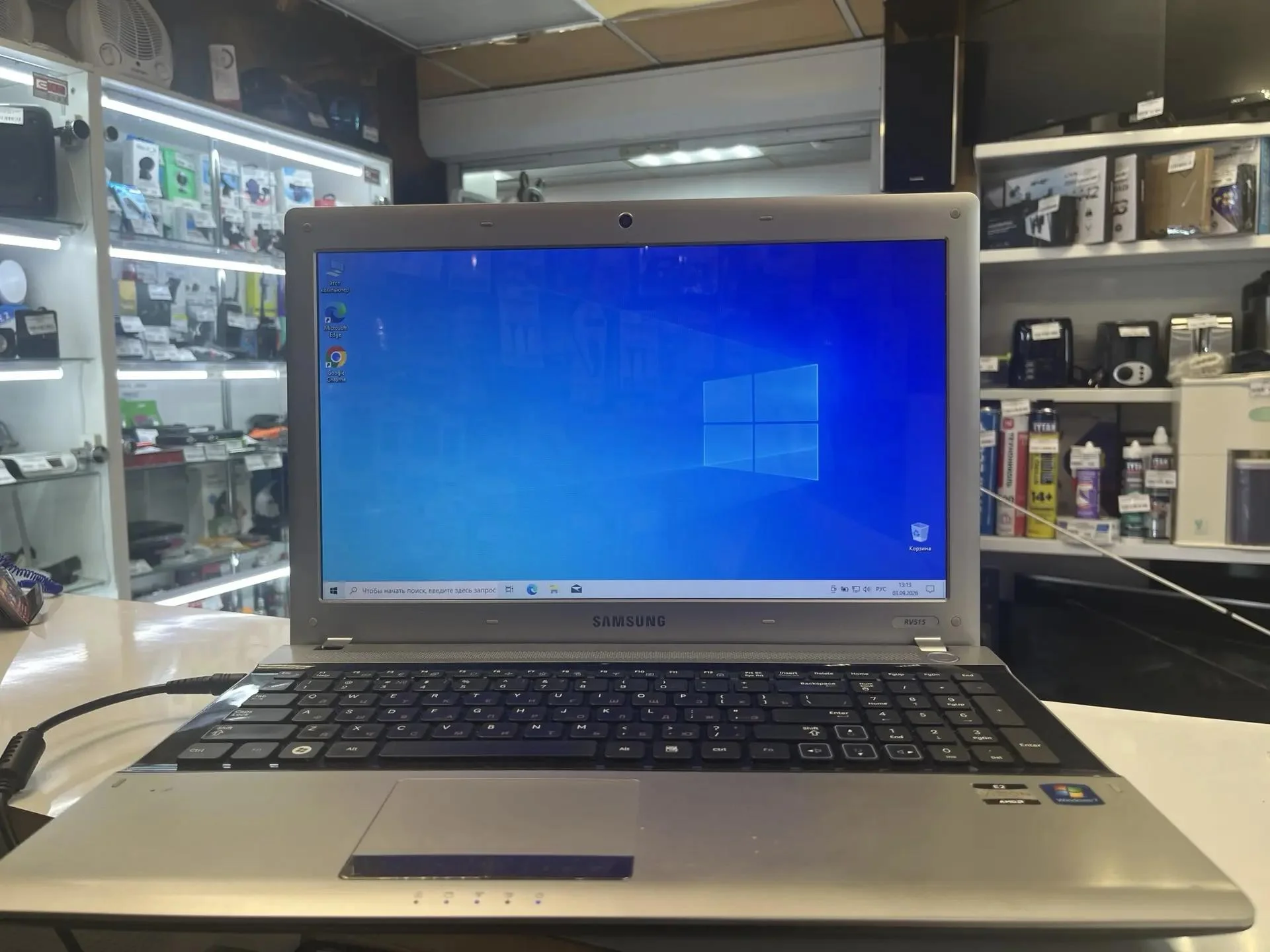 Ноутбук Samsung AMD E-450/ 4gb/120gb/HD 6320 - изображение 1