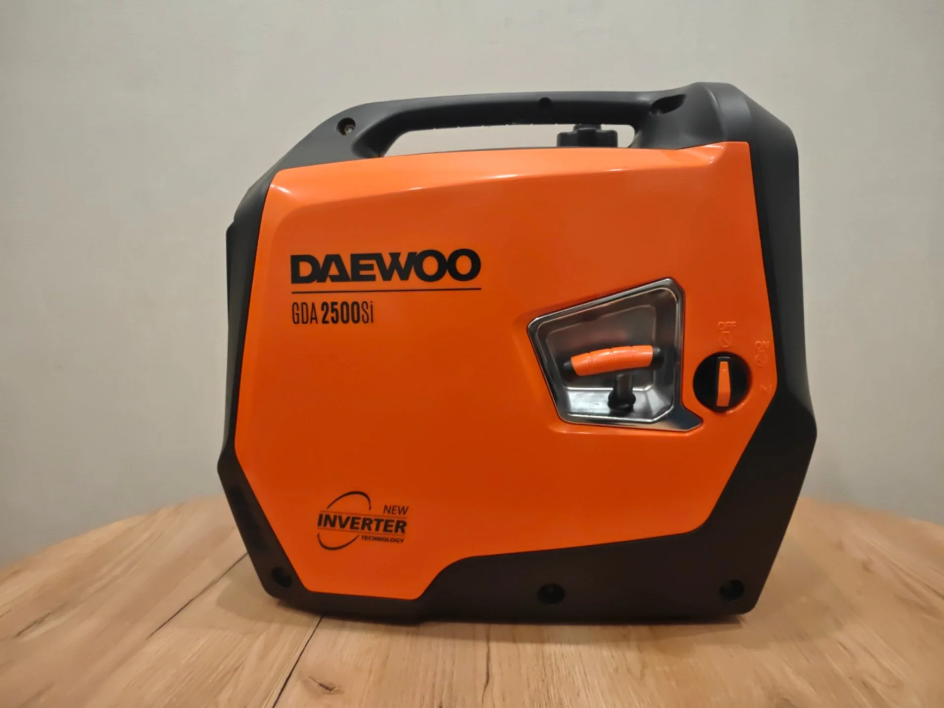 Бензиновый инверторный генератор Daewoo GDA 2500Si - миниатюра 3