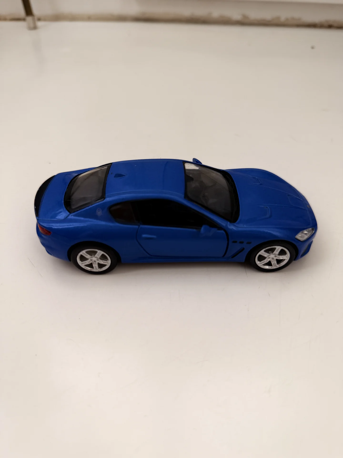 Машинка металлическая Maserati - изображение 1