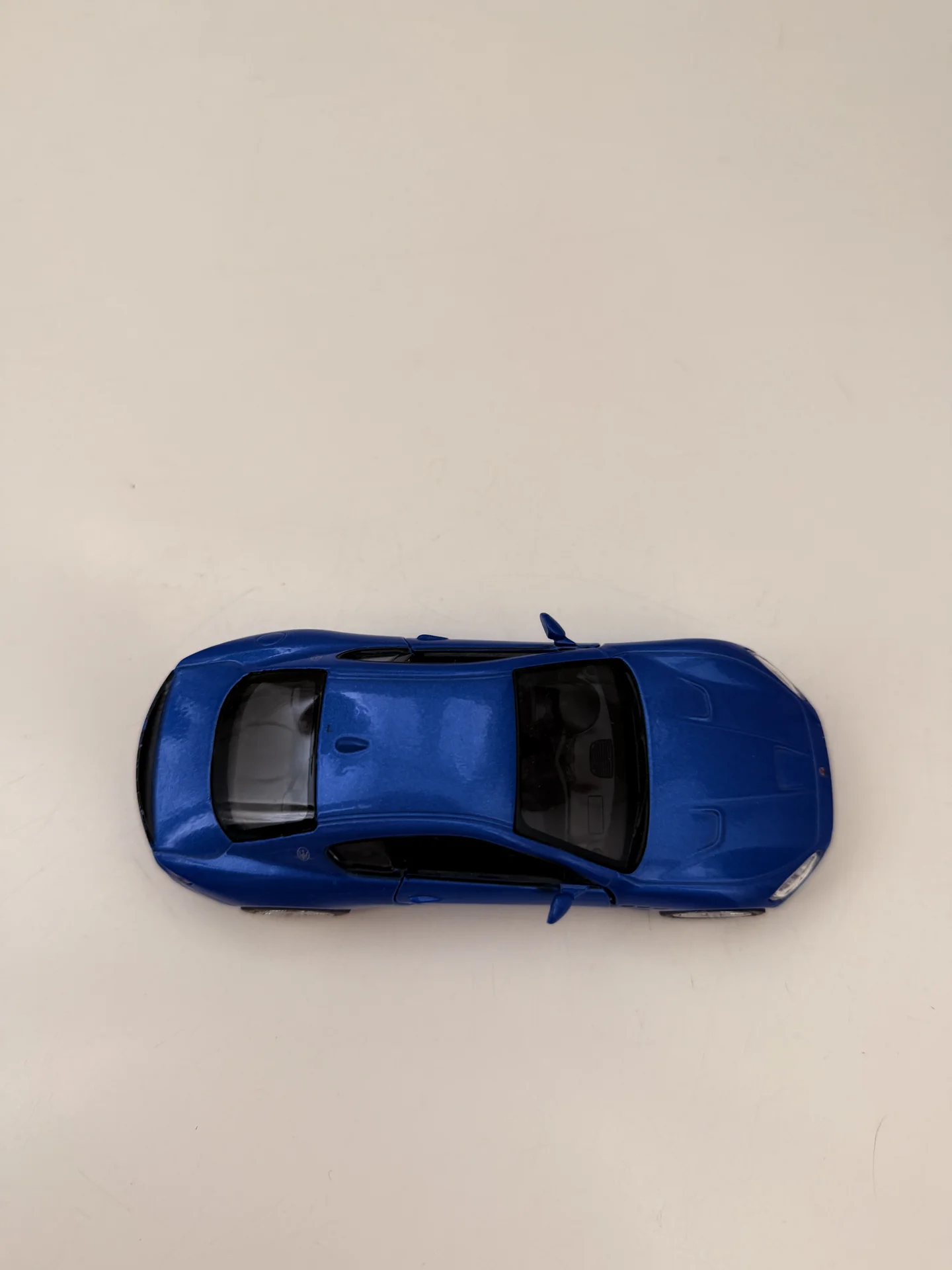 Машинка металлическая Maserati - миниатюра 2
