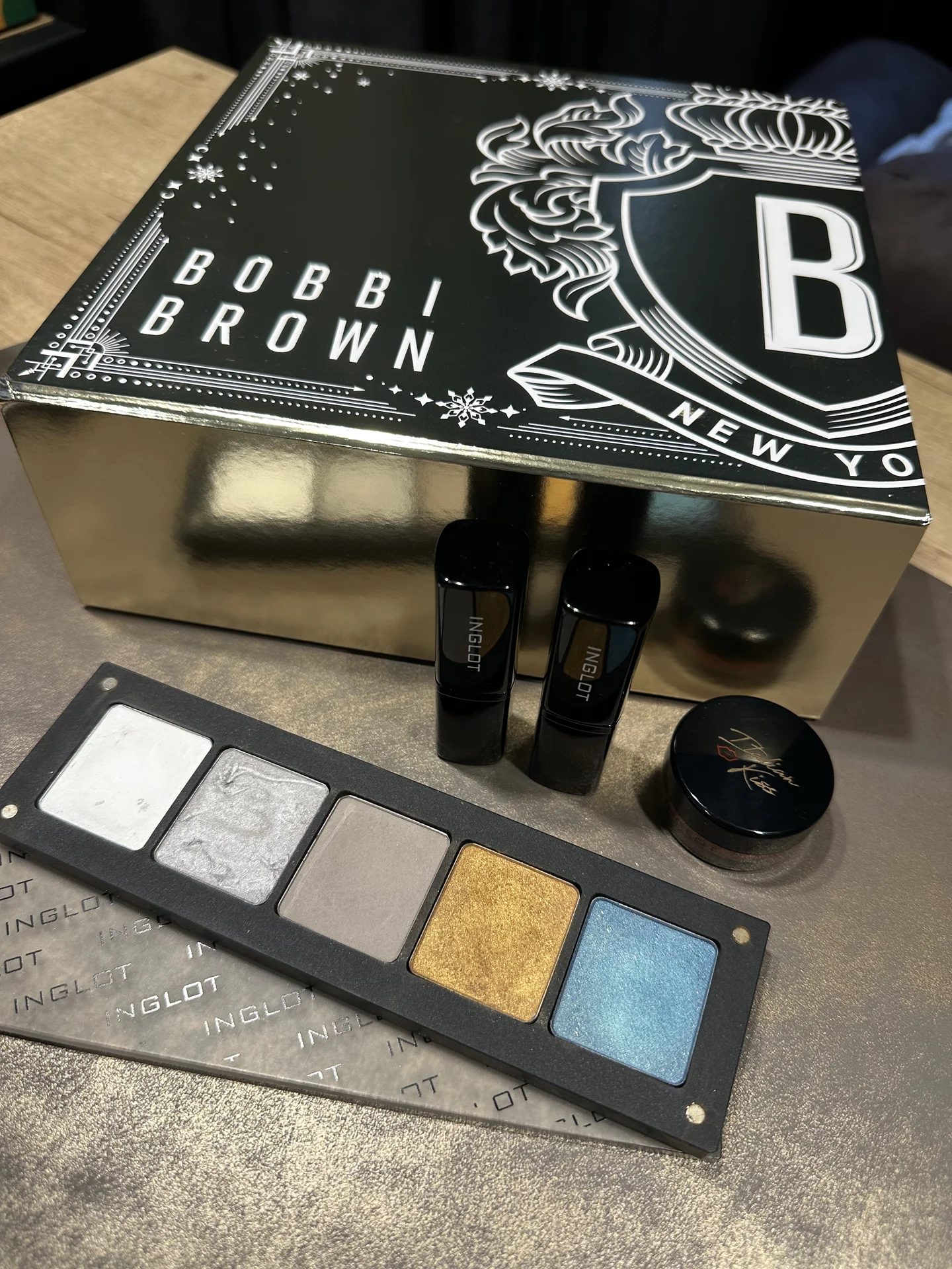 Косметика Inglot одним лотом - изображение 1