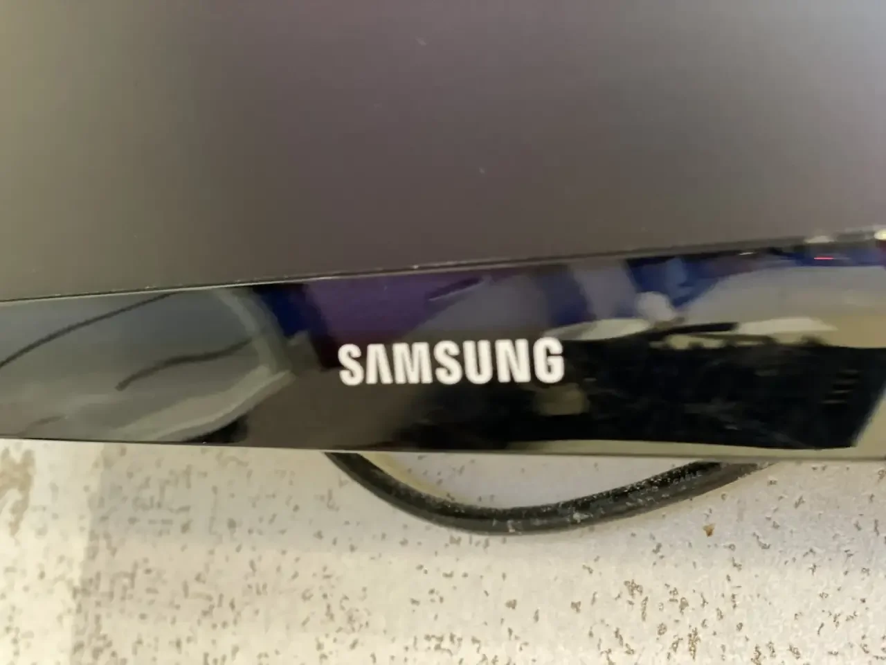 Телевизор Samsung ue22es5030w - миниатюра 3