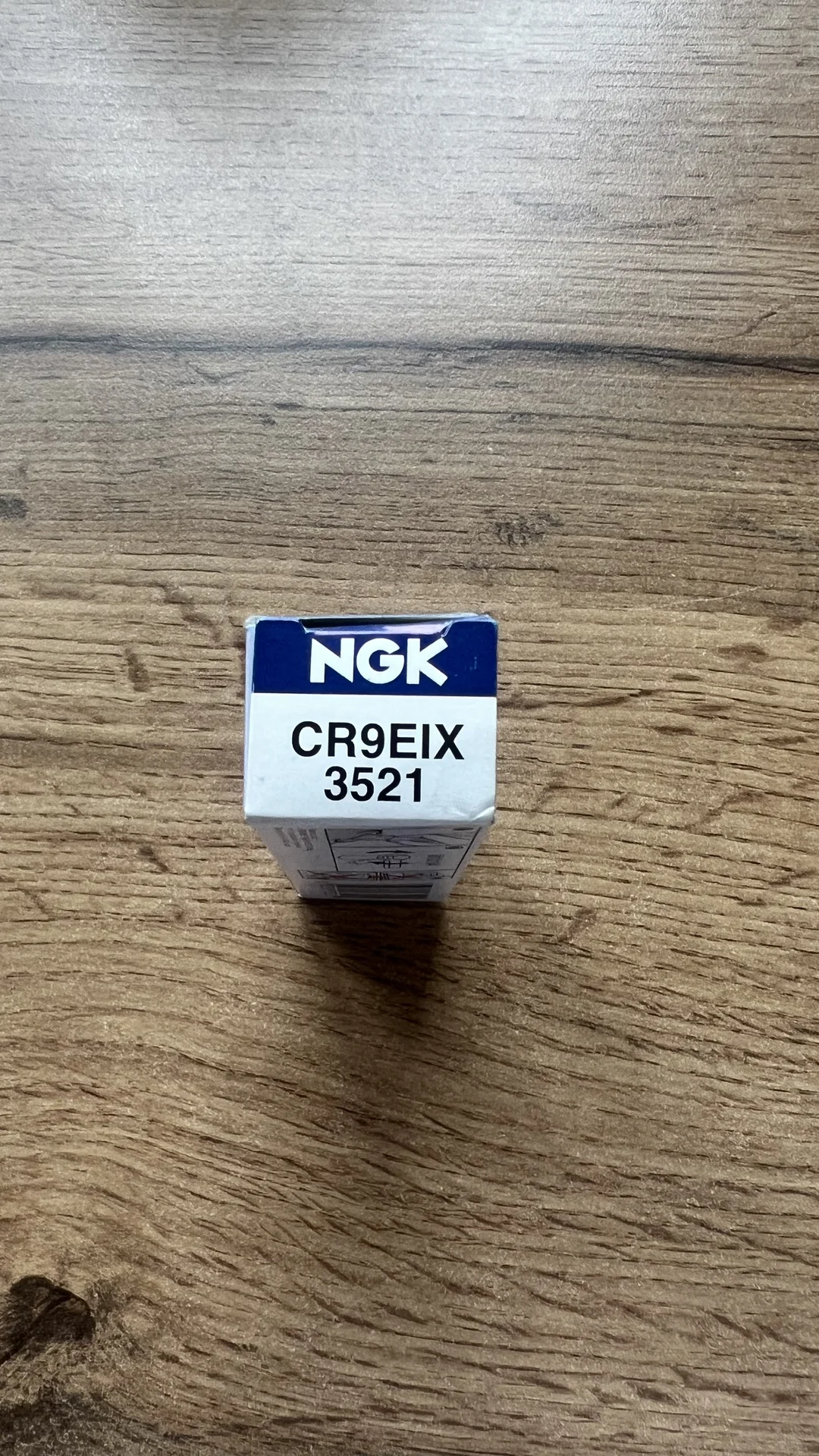 Свечи зажигания NGK IRIDIUM CR9EIX 3521 - миниатюра 2