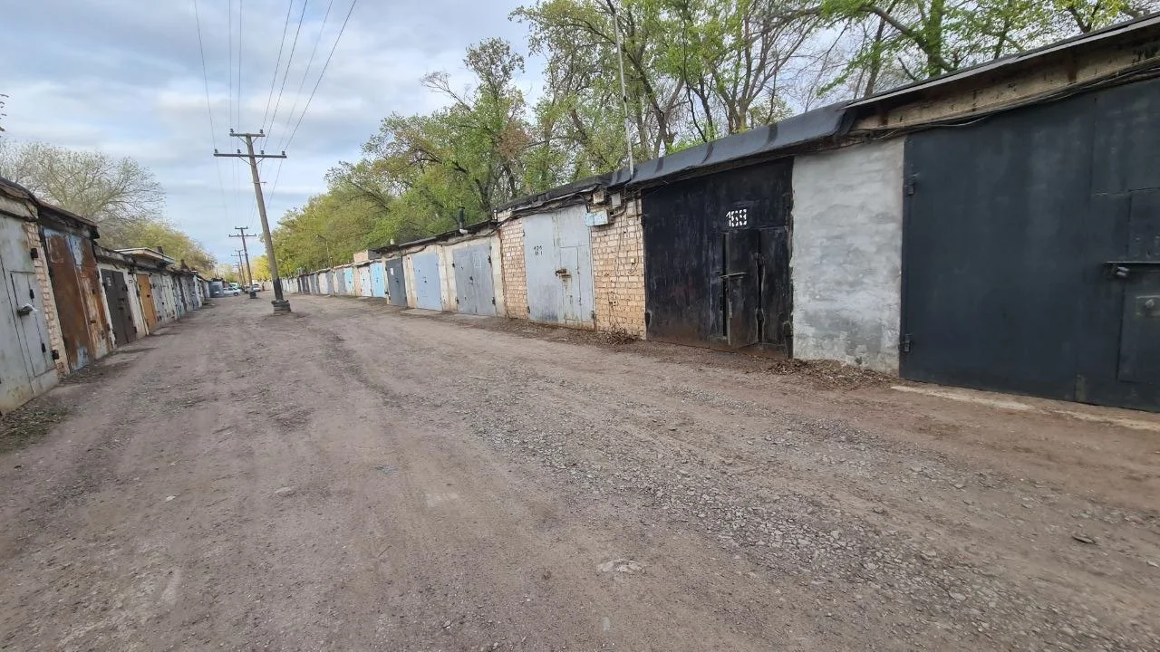 Сухой кирпичный гараж, 34кв.м, Оренбург - изображение 1