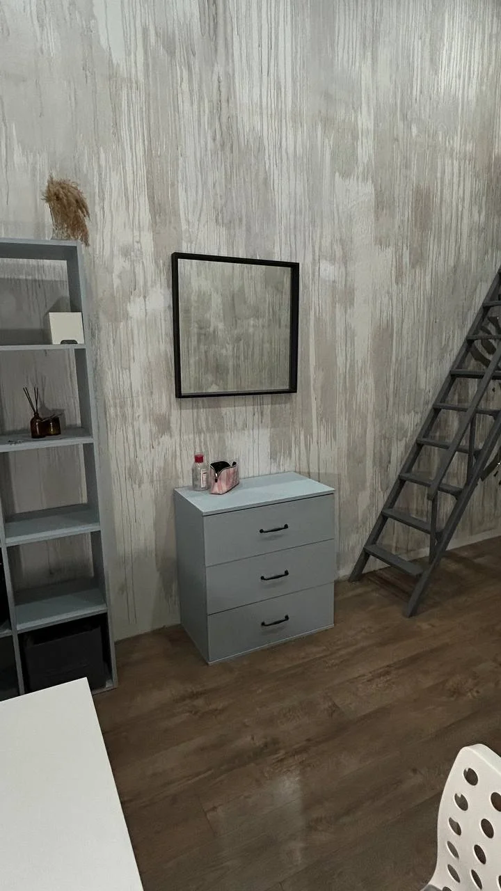Комод с ящиками - миниатюра 2