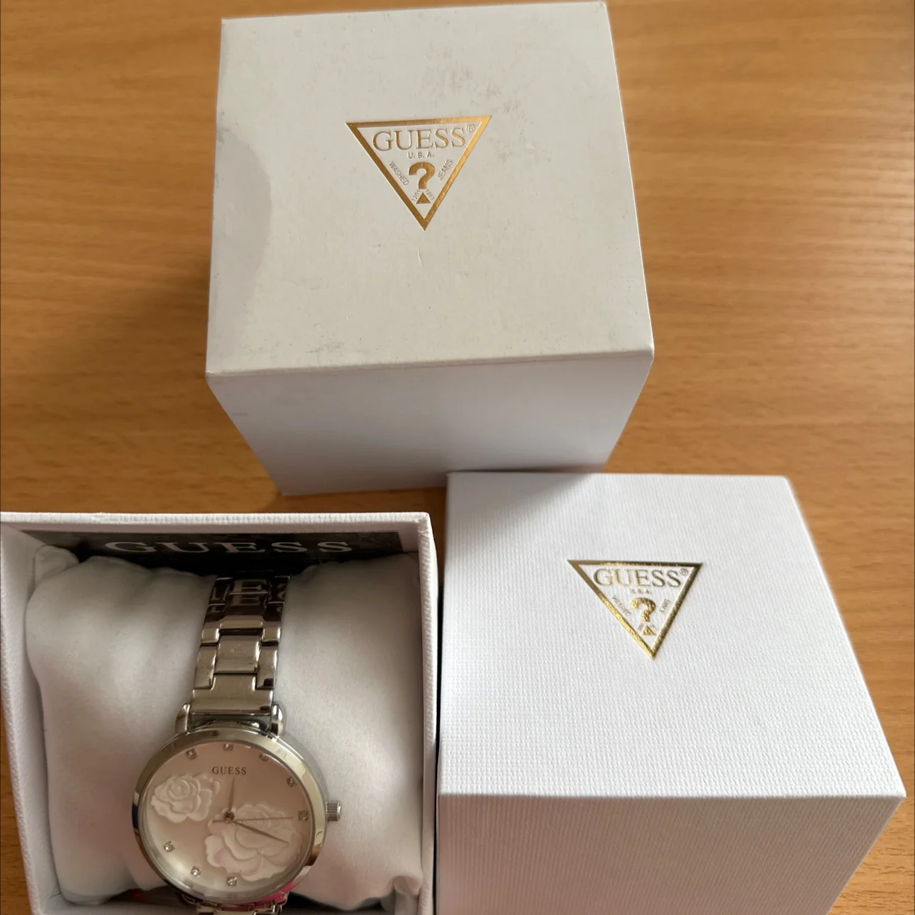 Женские Часы Guess - изображение 1