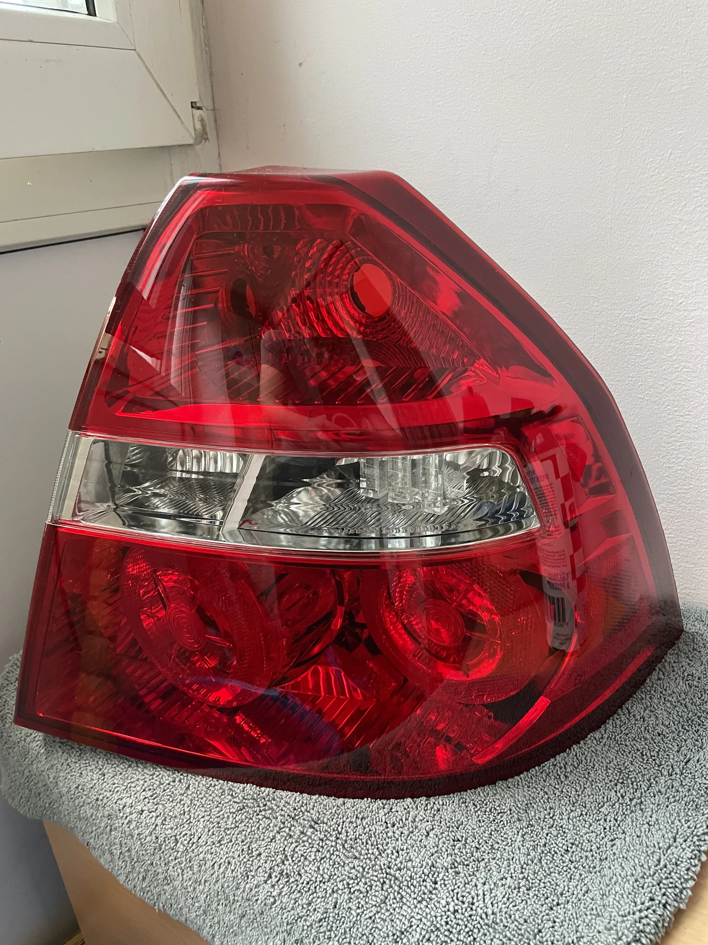 Фара задняя правая на Chevrolet Aveo T250 - изображение 1