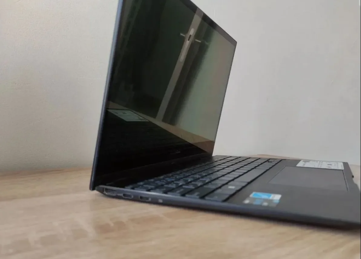 Asus ZenBook Flip 13 oled — Ультрабук 2-в-1 - миниатюра 3