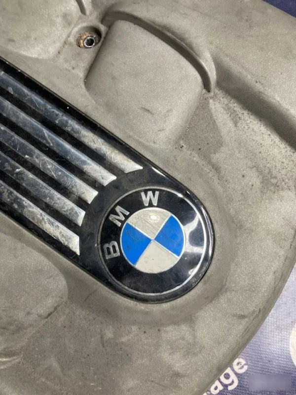 Крышка ДВС BMW 5 E60 N62B44 - миниатюра 3